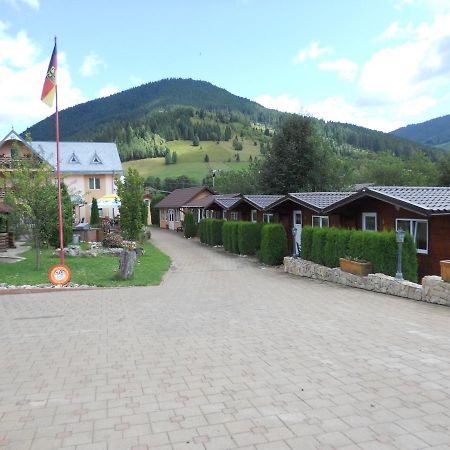 Pension, Camping & Biker Station Zur Deutschen Eiche Ciocanesti Exterior foto