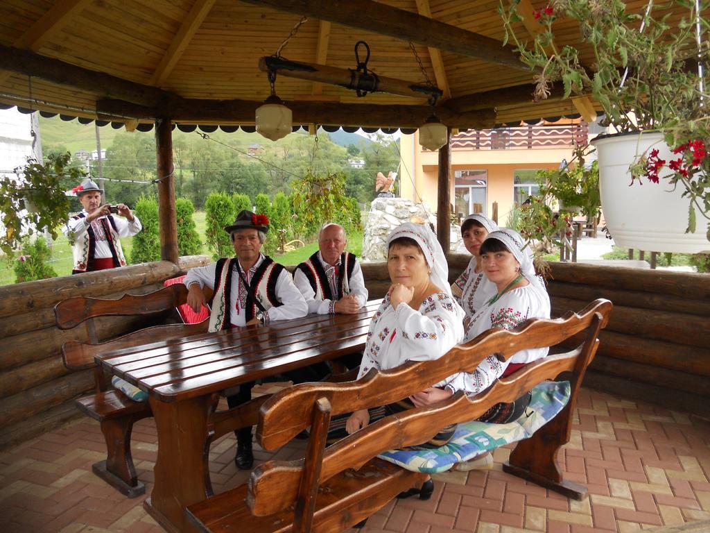 Pension, Camping & Biker Station Zur Deutschen Eiche Ciocanesti Exterior foto
